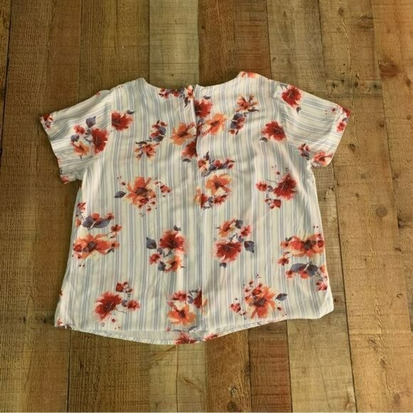 Red by BKE womens blue and white striped short sleeve top with Fred flowers -L - Picture 7 of 9